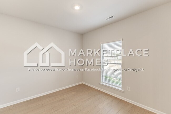 Building Photo - 206 Stockyard Cir