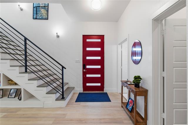 Foto del edificio - 2404 Merlin St