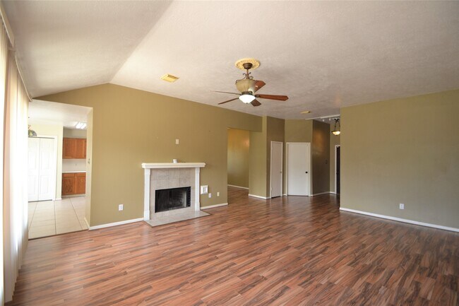 Foto del edificio - 2818 Russett Pl W