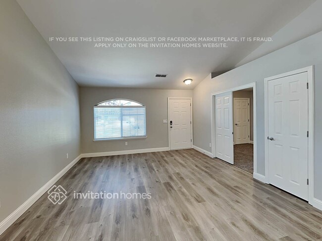 Building Photo - 15 Whitestone Ct