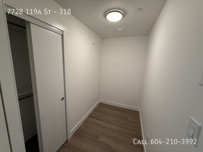 Photo du bâtiment - Modern 2 Bedroom Plus Junior Bedroom Condo
