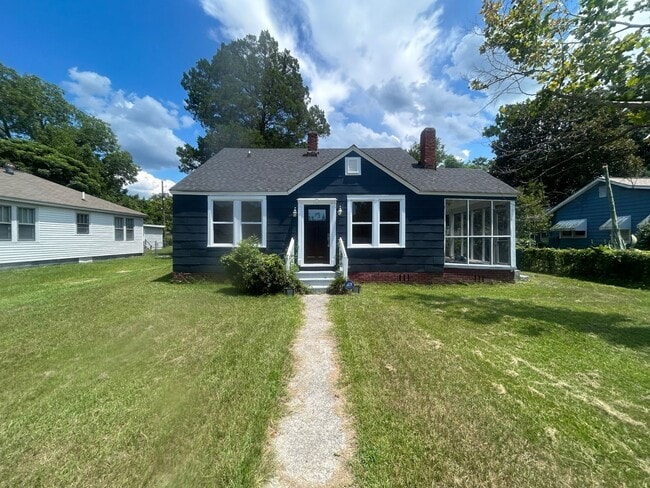 Building Photo - 910 Lacy St