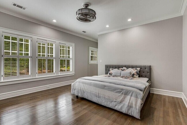 Foto del edificio - 1074 Oakdale Rd NE