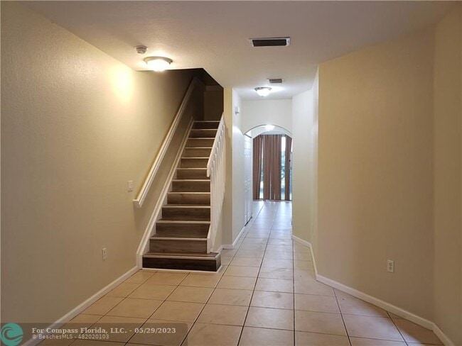 Building Photo - 2751 SW 120th Terrace