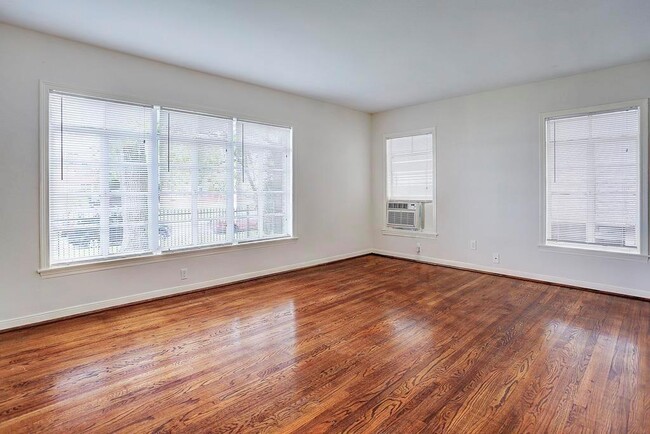 Foto del edificio - 2535 Shakespeare St
