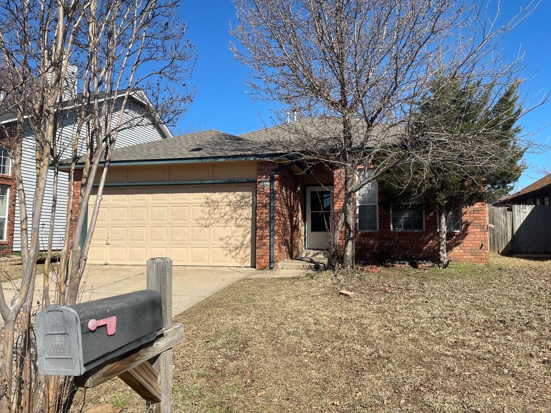 Primary Photo - Very Nice home in great neighborhood.