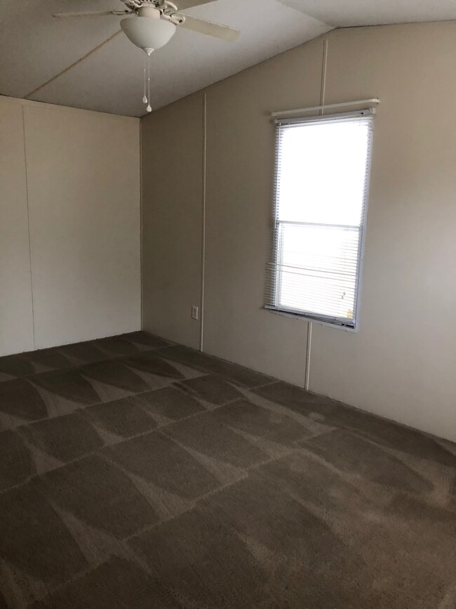 Foto del edificio - 215 Electric Ln