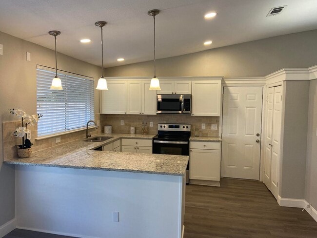 Building Photo - 2006 W Northgate Dr