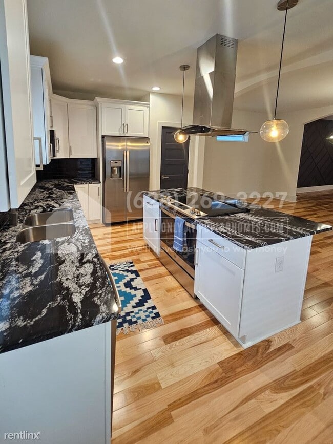 Building Photo - 4 br, 2.5 bath House - 1620 Porter Avenue ...