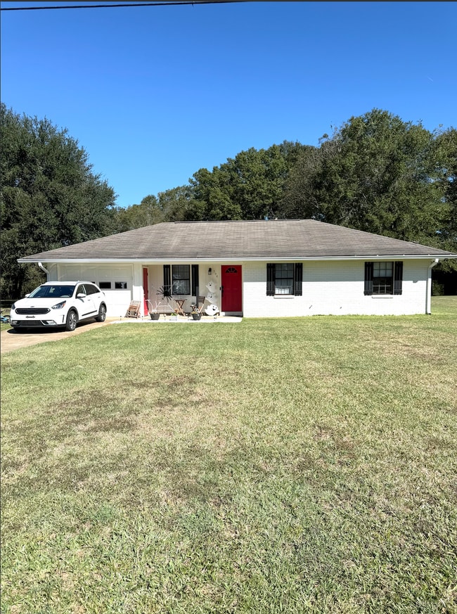 Photo - Beautiful 4 Bedroom Home with Bonus Room – $1650.00/Month