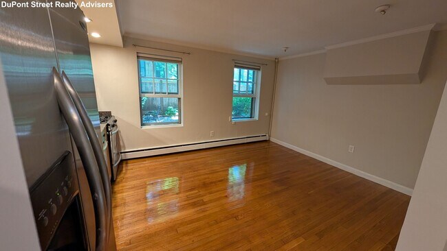 Foto del edificio - Luxury, Spacious 1-Bed near T in South End...