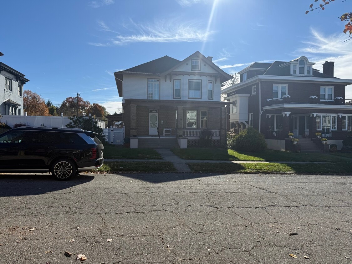 Home (street view) - 10 Rockledge Rd