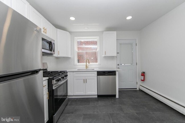 Building Photo - 13 S Black Horse Pike