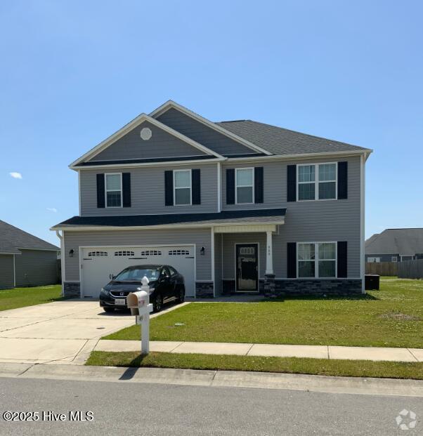 Building Photo - 909 Roswell Ln