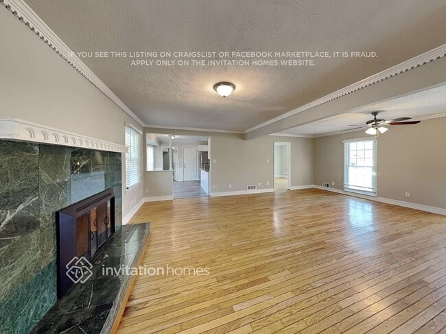 Foto del edificio - 562 Rollingwood Dr