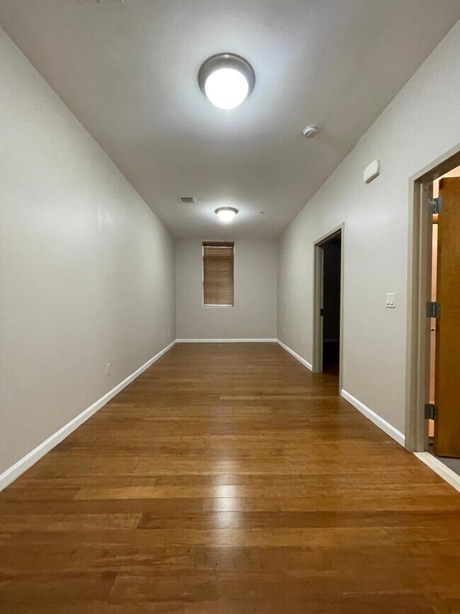 50 Oak St 104 - 30 Oak St