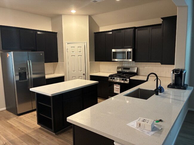 Foto del edificio - 5822 Roebuck Bay Dr