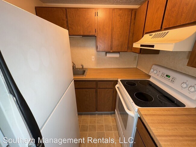 Foto del edificio - 1 br, 1 bath House - 45 N. Main St. Apt 1