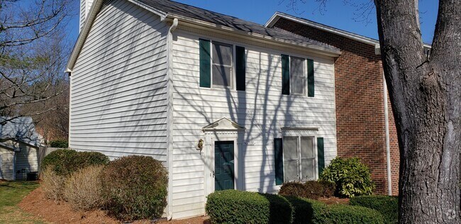 Building Photo - 2538 Cottage Pl