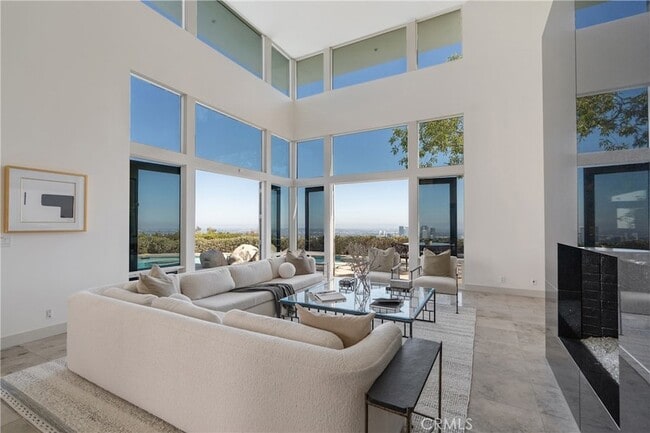 Foto del edificio - 1436 Summitridge Dr