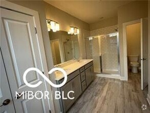 Building Photo - 1082 Valentine Ln