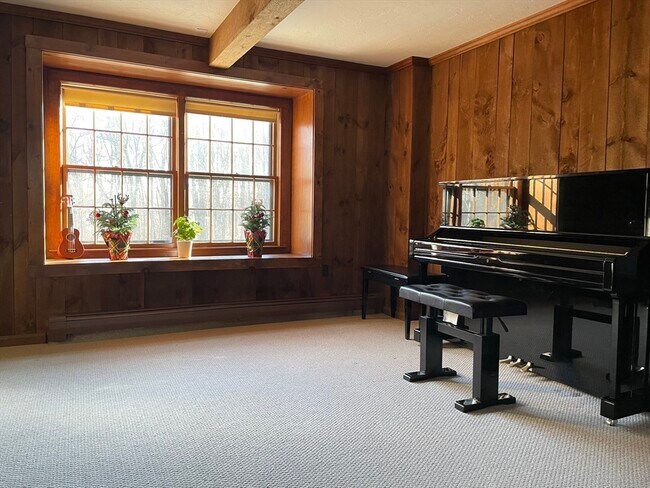 Building Photo - 4 Chestnut St