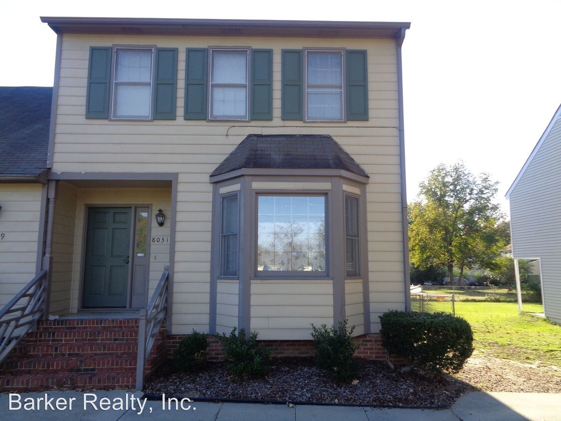 Foto principal - 8029-8031 Perry Creek Rd