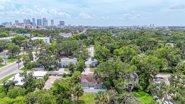 Foto del edificio - 701 W Plaza Pl