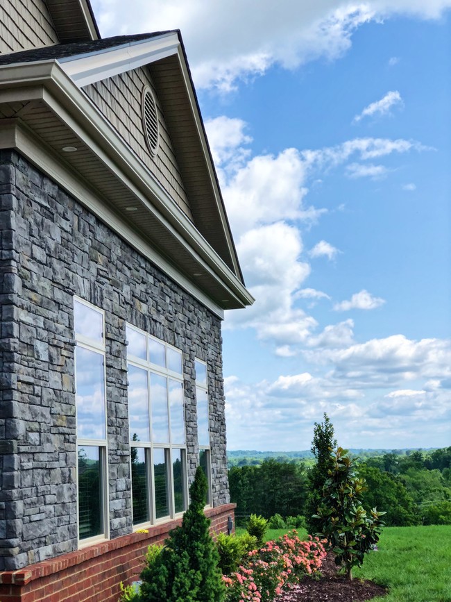 Building Photo - Waterstone