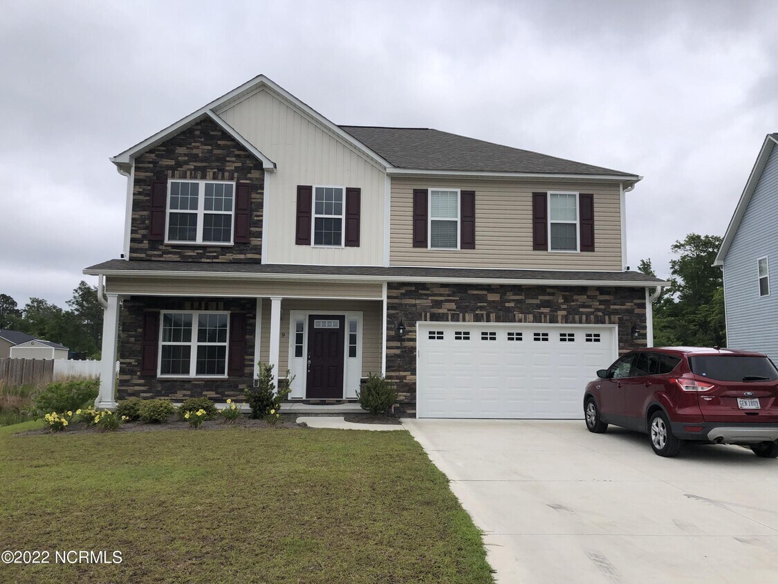 Foto principal - 209 Legacy Ln