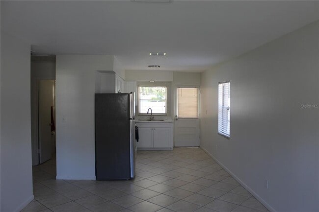 Building Photo - 6806 Mathers Ln