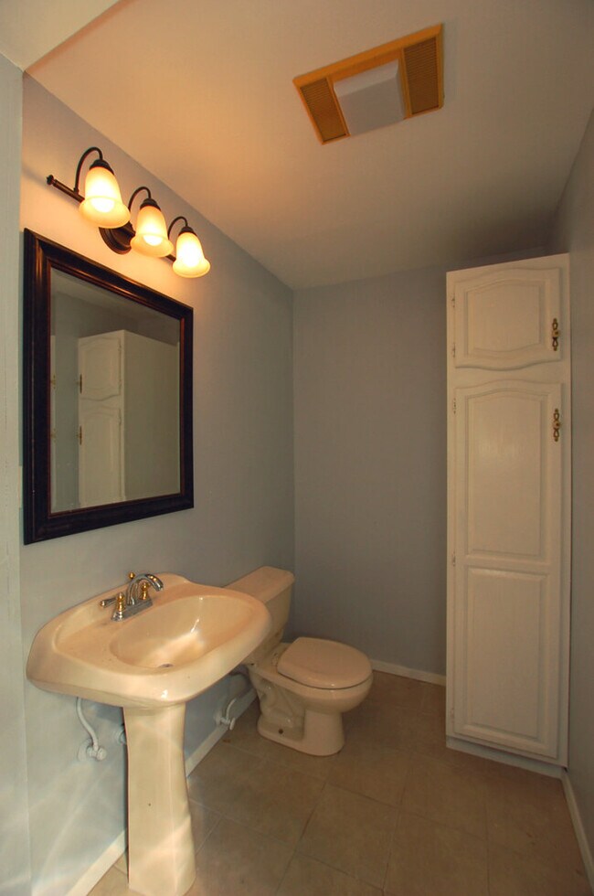 Foto del edificio - PRE-LEASING for July! Great 3 Bedroom 2 Bathroom Home Near Texas Tech