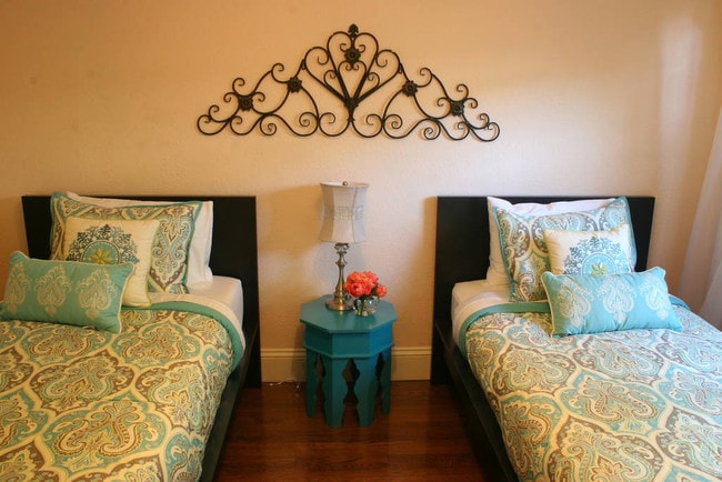 Building Photo - 624 9th Ave