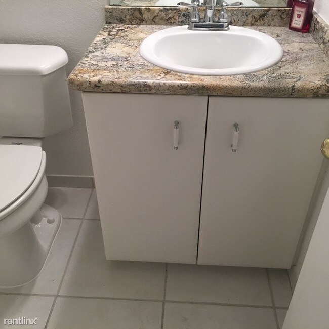 Building Photo - 2 br, 2 bath Condo - 909 Sulphur Springs Lane