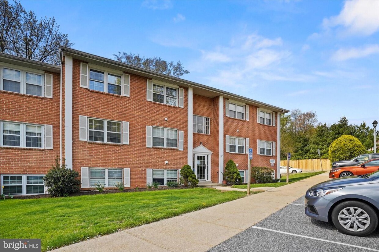 Foto principal - BEL AIR - HICKORY HILLS CONDOMINIUMS