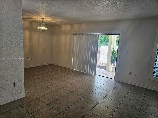 Building Photo - 9070 SW 125th Ave