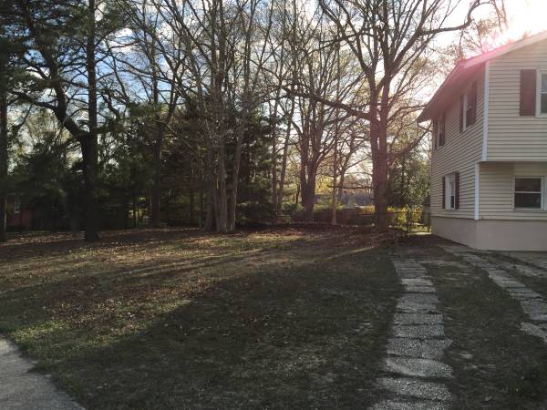 Building Photo - 621 Seminole Ave