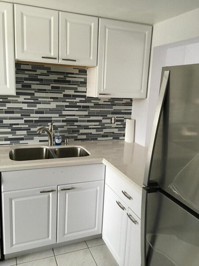 Foto del edificio - 2786 Tennis Club Dr