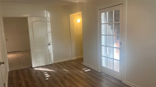 Foto del edificio - 10025 Randolph St