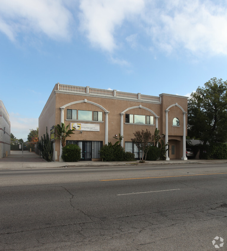 Primary Photo - 14037 Vanowen St