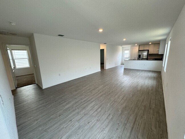 Foto del edificio - Ready For Move In- New One Story 3/2 - Mod...