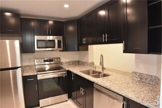 Building Photo - 8750 Royal Palm Blvd