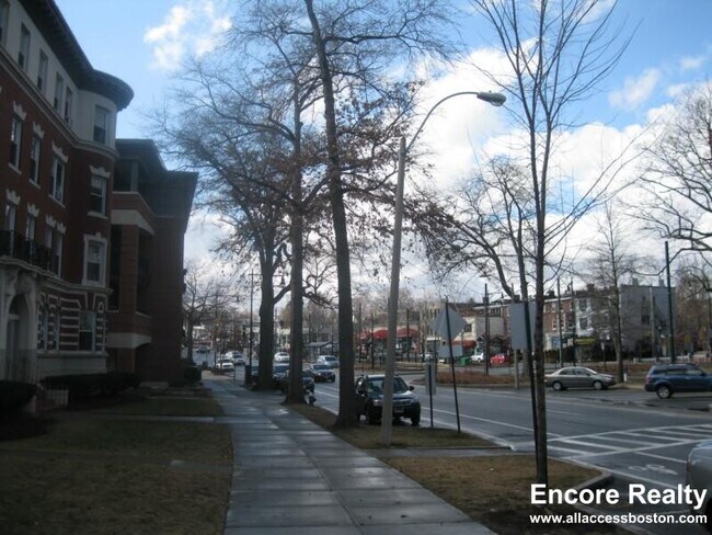 Foto del edificio - 1589 Beacon St