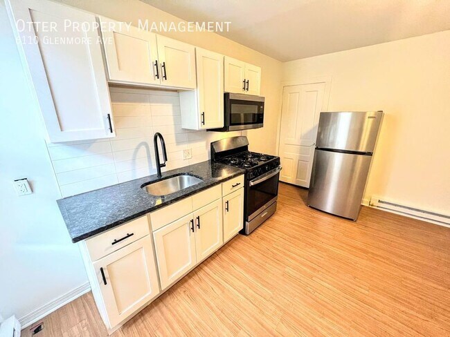 Building Photo - 2BR/1BA Modest Townhome with Washer/Dryer ...