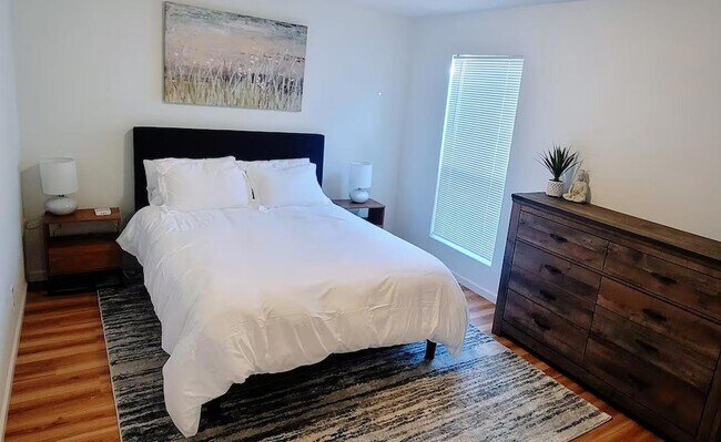 Foto del edificio - 12820 Copper Cliff Ave