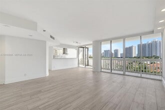 Building Photo - 1000 W Island Blvd