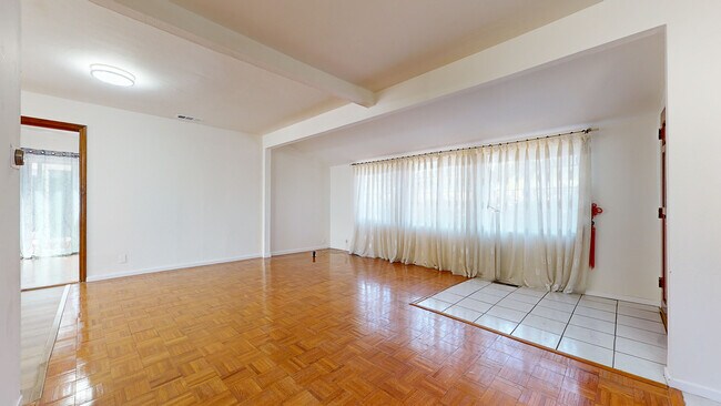 Foto del edificio - 495 E Marigold St