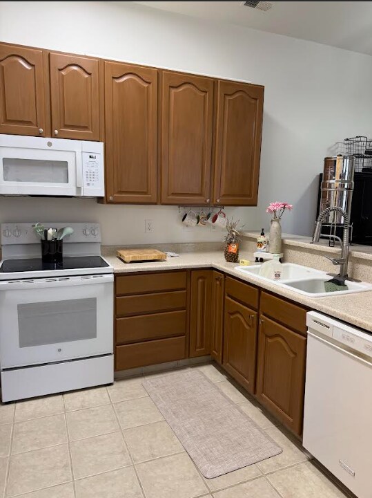 Foto del edificio - 473 N Kent Ln