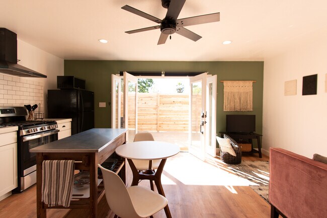 Foto del edificio - 3390 Cutlas Ct