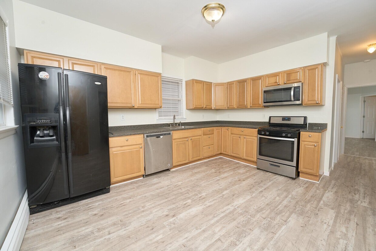 Primary Photo - 22 W 40th St